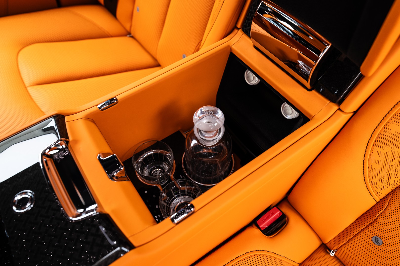 2026 ROLLS ROYCE CULLINAN BLACK BADGE GCC | DEALER WARRANTY & SERVICES